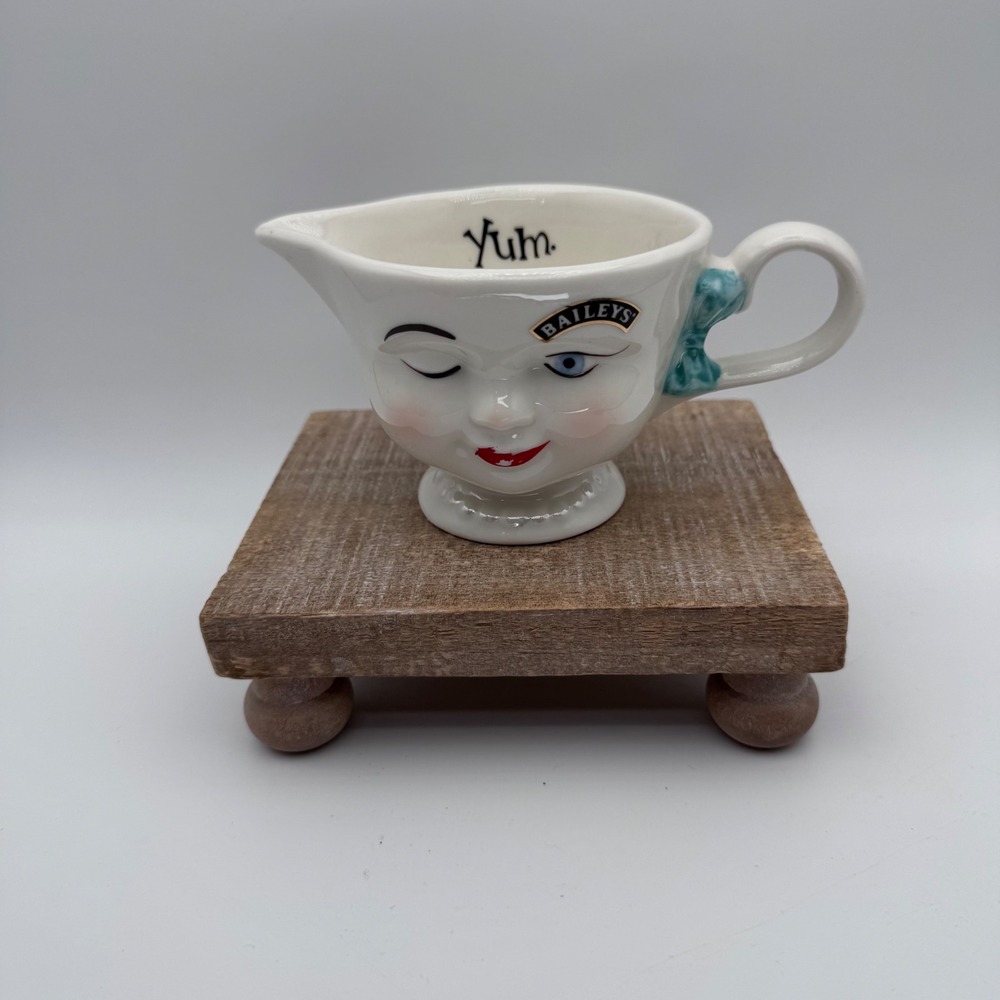 Baileys Irish Cream Winking Face Creamer Pitcher Vintage Helen Hunt Yum White